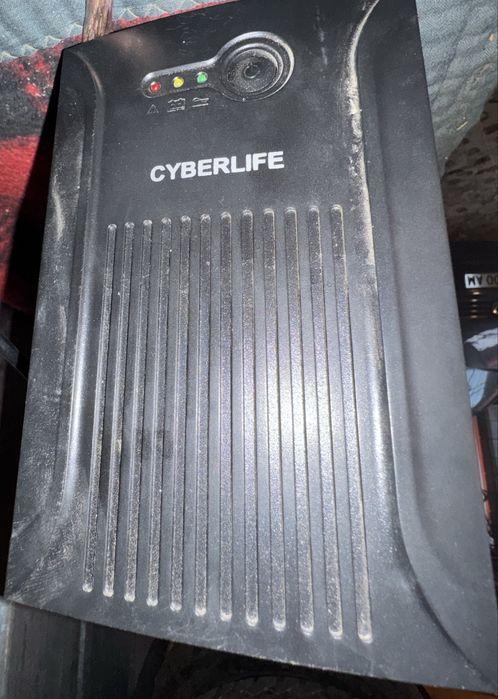UPS (Uninterruptible Power Supply)