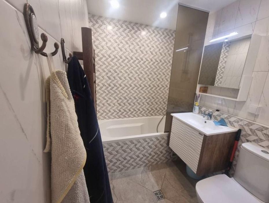 Дава се под наем Четиристаен апартамент в София, Връбница 1 - 90 кв.м за 747.66 € - Снимка #9