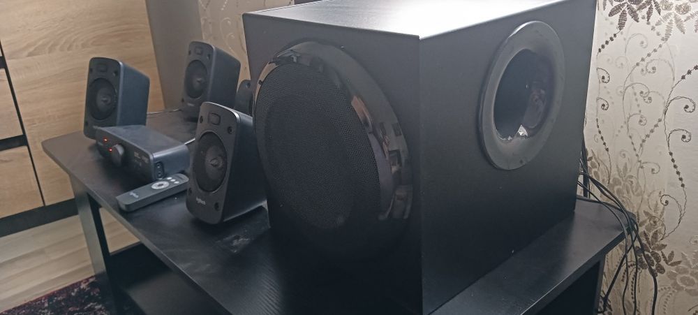 Logitech 5.1  ca nou, foarte puțin folosit
