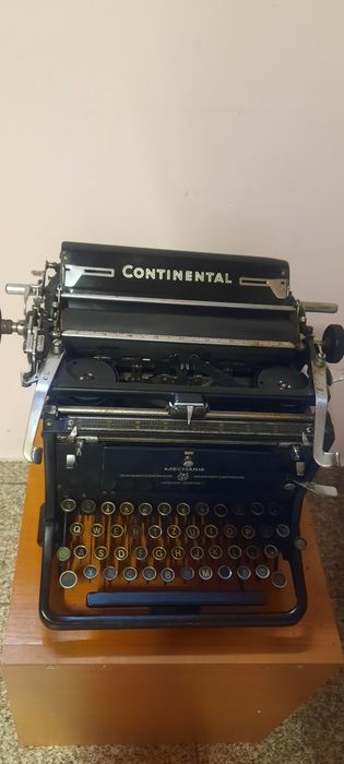 Mașină de scris Continental  1930