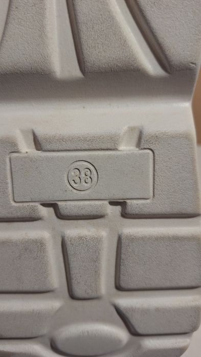 Adidas Dama Thezeus mărimea 38