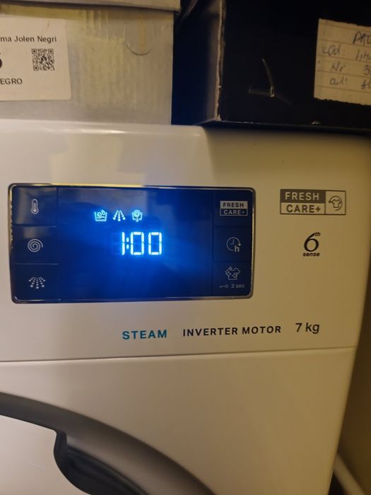 Пералня  whirlpool 6sense
