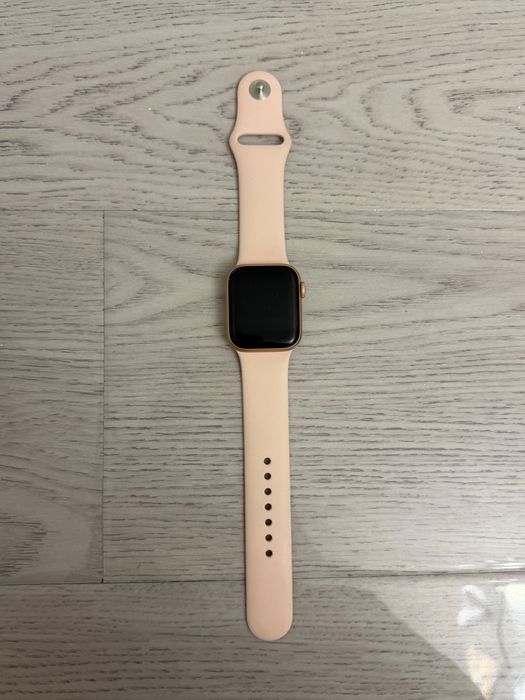 Apple Watch Series 5 40 мм