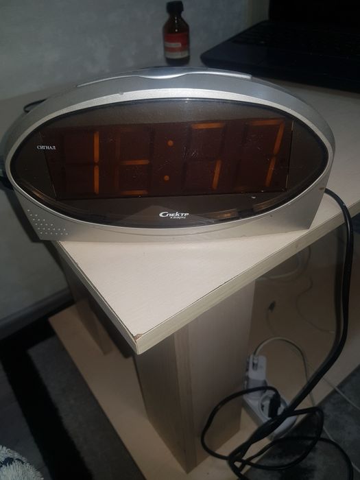 Продам часы настольные