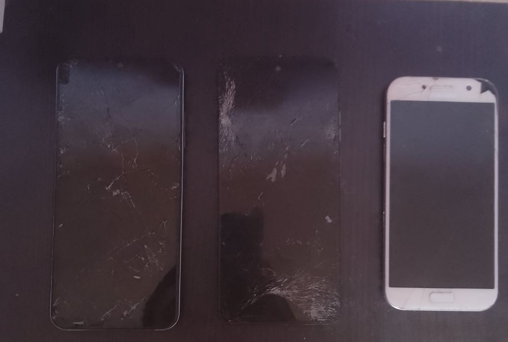 Telefoane pentru piese
