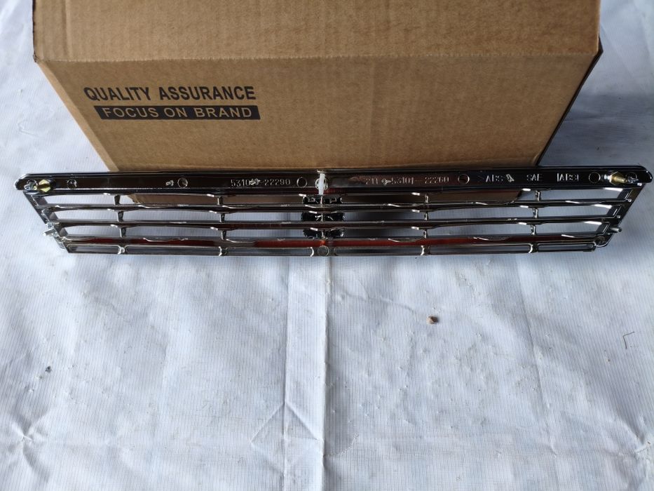 Продаю решетка радиатора Тойота Марк/MARK 2