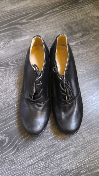 Официални обувки 39 номер