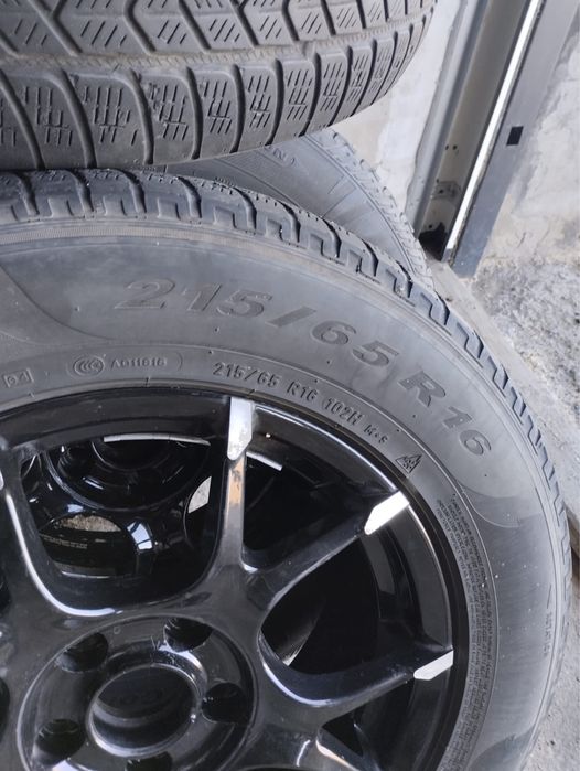 Продам Шины с дисками 215/65/16