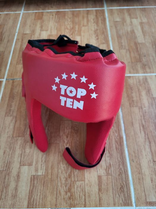 Шлем для единоборств