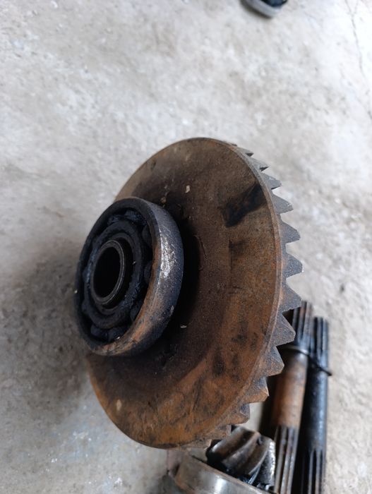 T-40 peredoʻk zapchastlari koʻp yurmagan yangidek