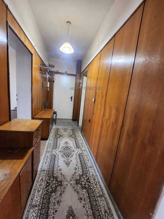 Тристаен апартамент на Идеален Център