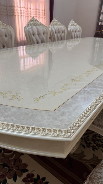 Стол стул хитой