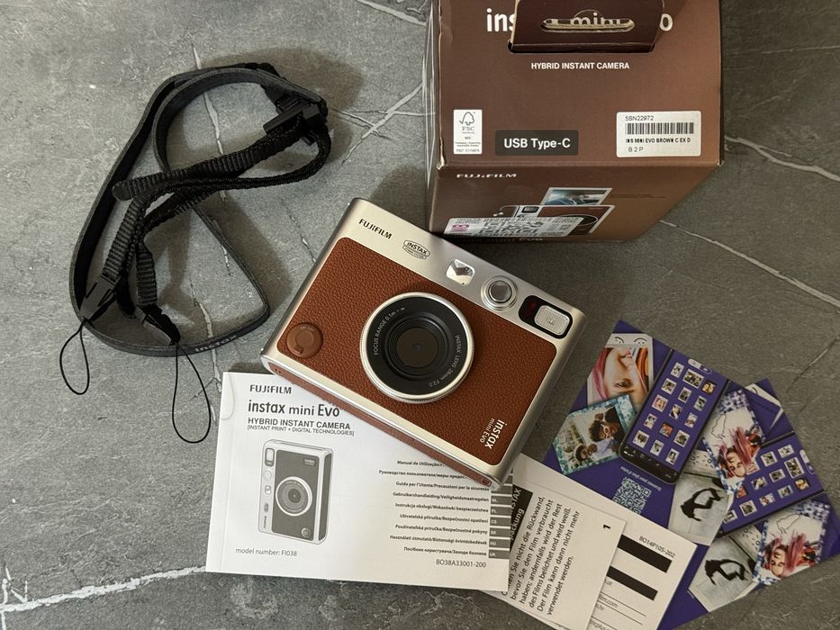 Гибридный инстакс Fujifilm Instax Mini Evo Brown