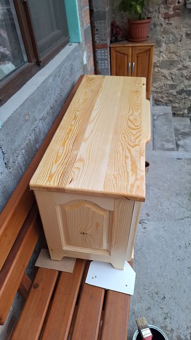 Шкафове от масивна дървесина