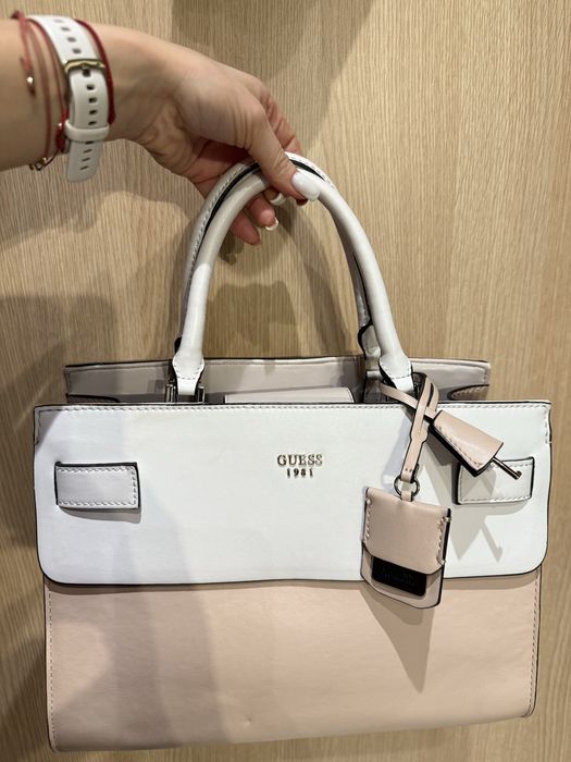 Оригинална чанта Guess. Като нова!