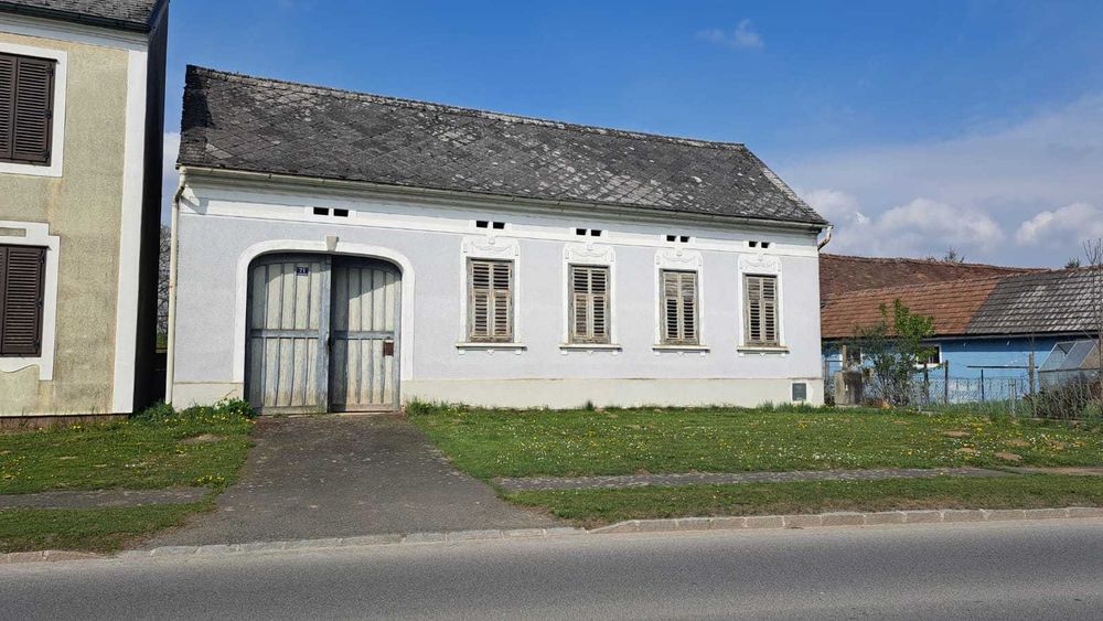 Vand casa de caramida la tara in Austria, 60 km de Graz si 160 km de Viena