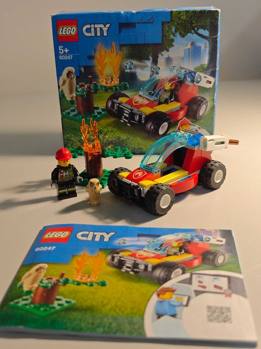 3 seturi LEGO CITY , in stare excelenta, cu instructiuni si cutia originala