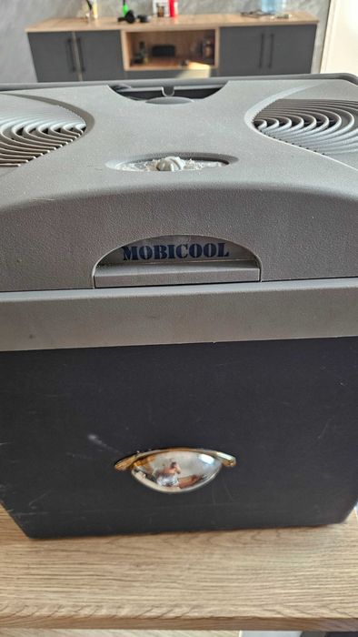 Frigider auto mobicool 26l