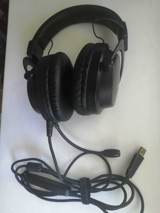 Наушники с микрофоном