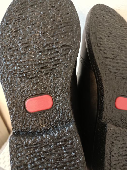 Продам туфли на мальчика 35р.