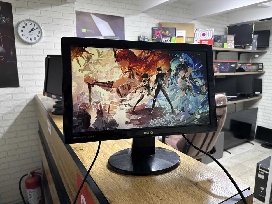 Монитор 19 дюймов в отличном состоянии