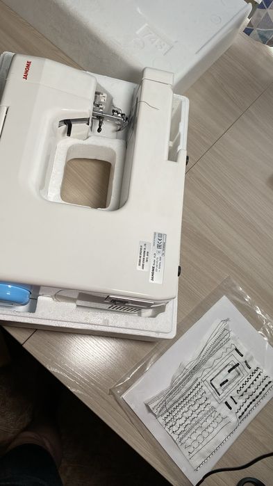 Швейная машинка Janome