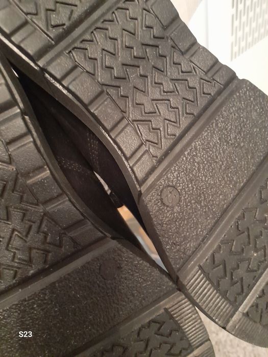 Продам мужские туфли