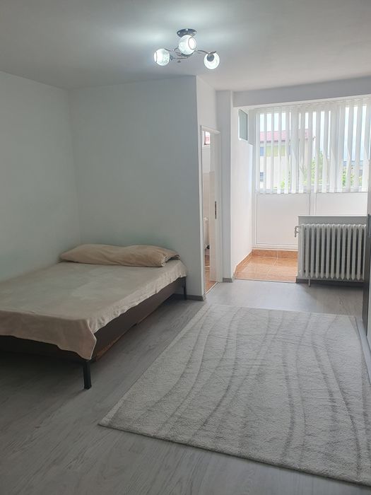 Garsoniera de închiriat