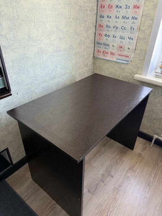 Продам рабочий стол, размер 100*60