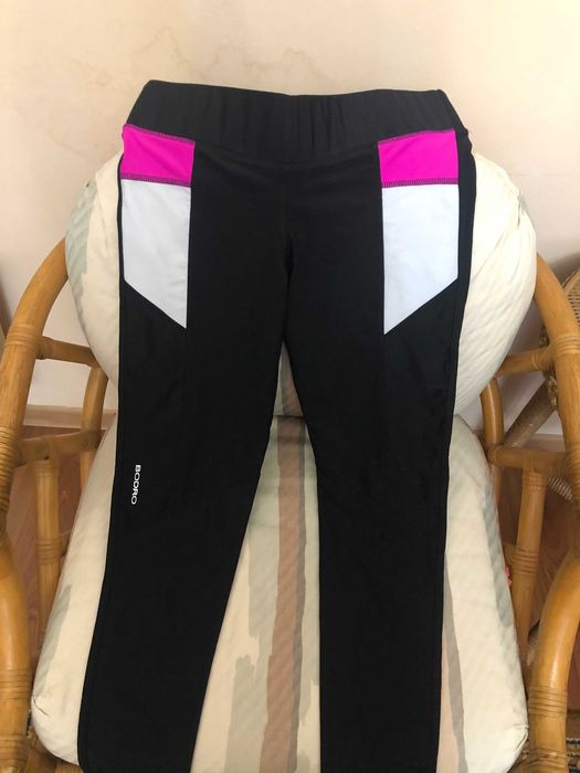 лосины и топ с чашечками ,новый