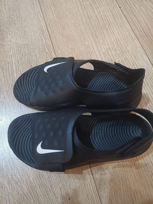 Сандали NIKE, стелка 18 см и маранонки nike 31