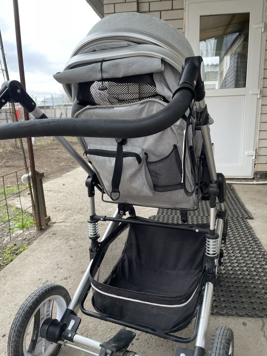 Продаем детскую коляску