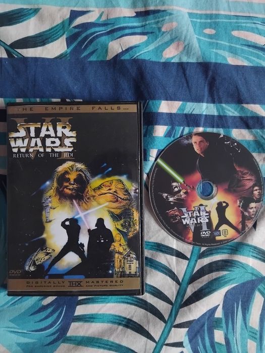 Дискове  ДВД с цялата серия на STAR WARS. Превода е БГ аудио