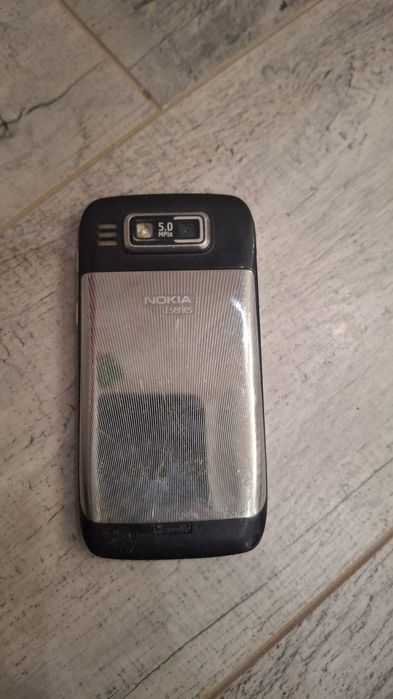 Nokia E72  продам