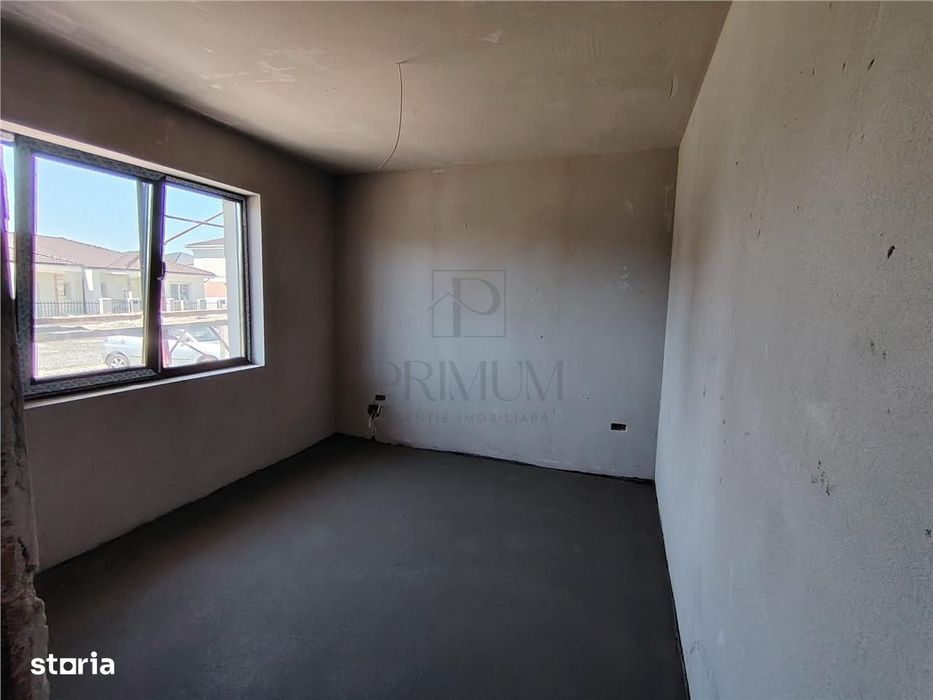 Duplex despartit prin C.T.- dormitor la parter - canalizare
