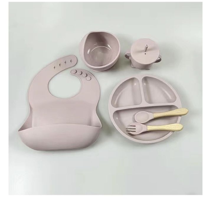 Продается комплект детской посуды