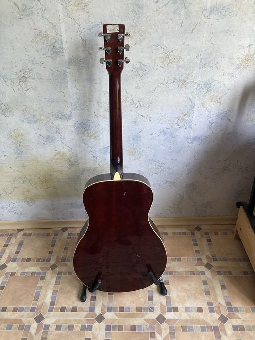 Акустична китара Vintage V300