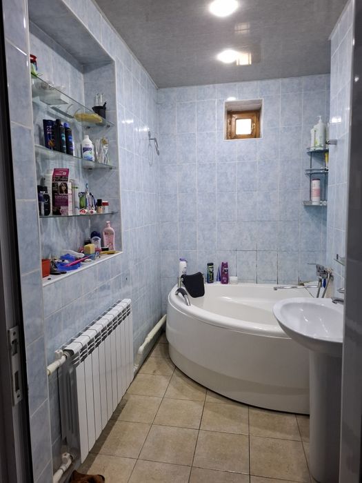 Ховли сотилади ташгрес боссувга якин махаллада жойлашган