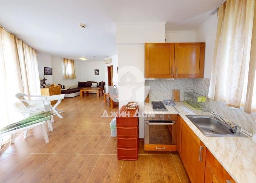 Продава се Двустаен апартамент в с. Кошарица, Област Бургас - 82 кв.м за 1061 €/кв.м - Снимка #3