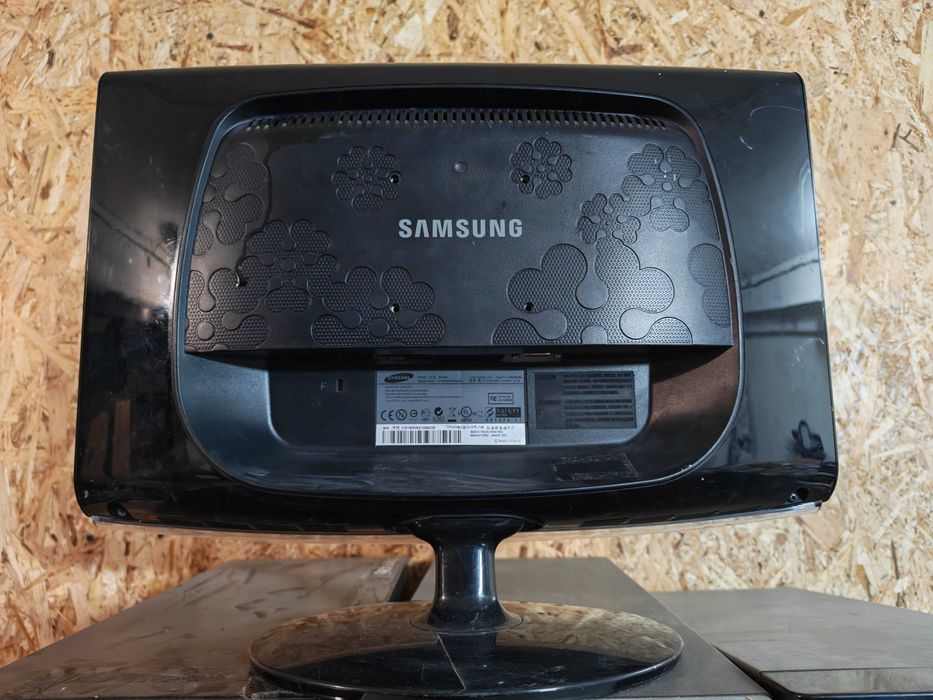 Монитор Samsung 19 дюймов