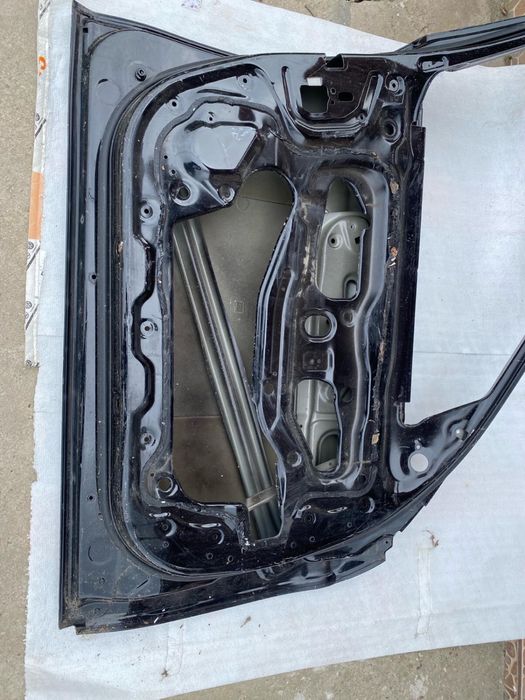 Ușă stânga față bmw f10.