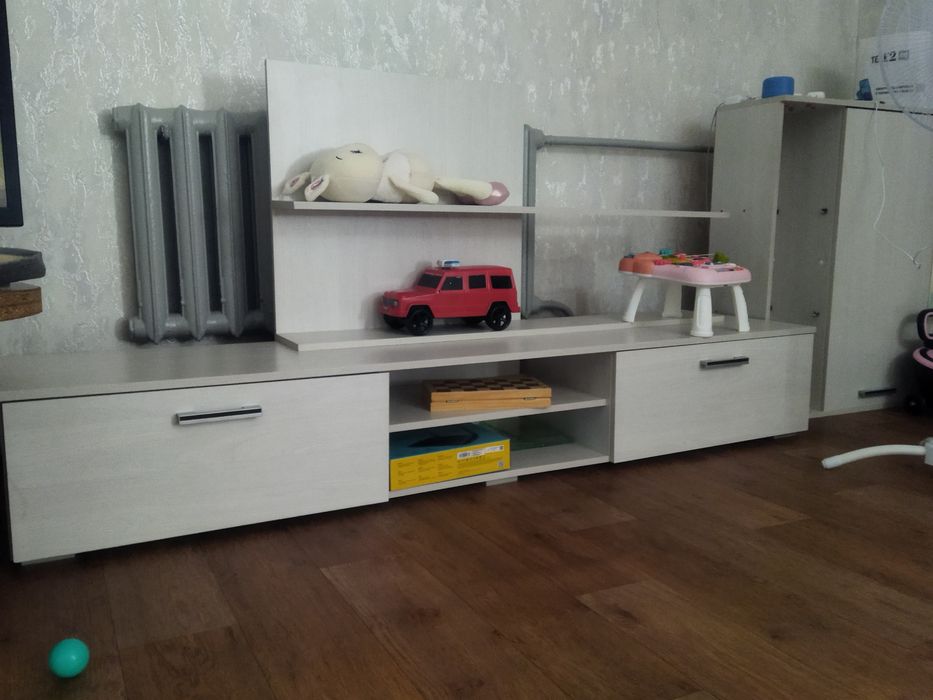 Продается горка под телевизор