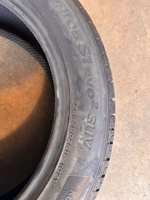 Vând 2 anvelope 255/50/19 hankook de vară noi