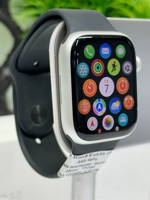 Apple Watch 8 series 45 mm