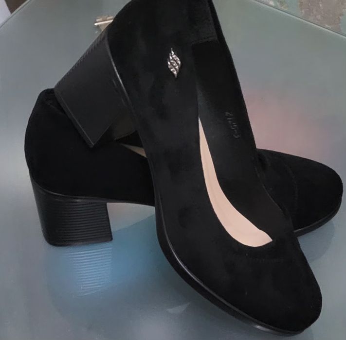 Туфли  замшевые новые