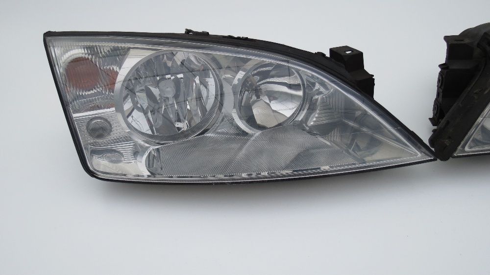 ПРОМОЦИЯ Комплект Фарове и стопове за Ford Mondeo II