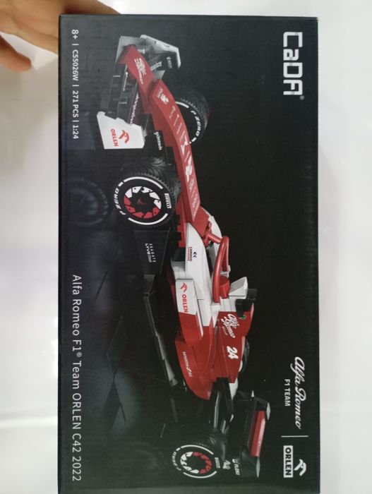 CaDA Konstruktor Alfa Romeo F1 Team C42 / Formula 1 poyga mashinasi