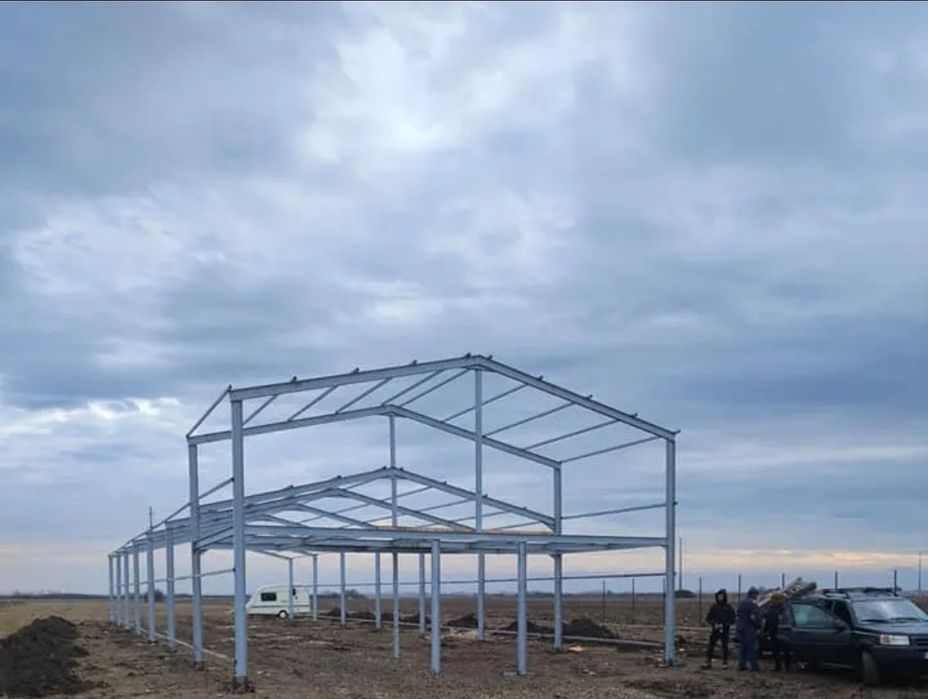 Vând hală metalica