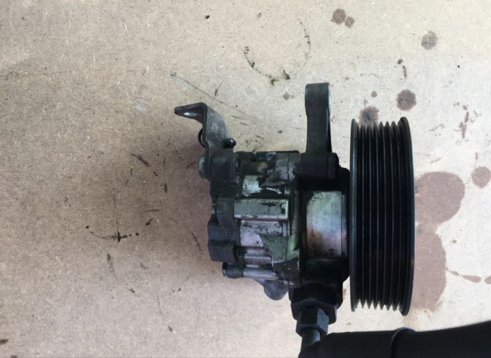 Pompa Servo Mercedes CLS 3.0 V6 W219 Pret 500 lei