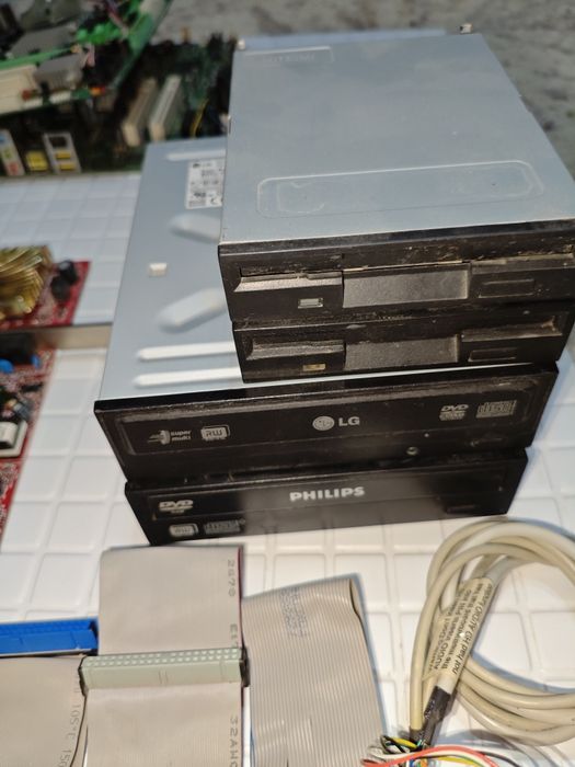 Продам компьютерные комплектующие: